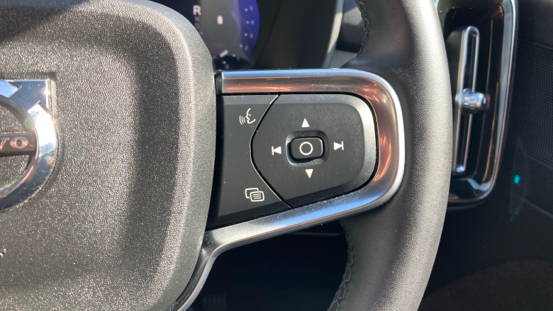 Volvo XC40 2.0 B3P Core 5dr Auto Petrol Estate